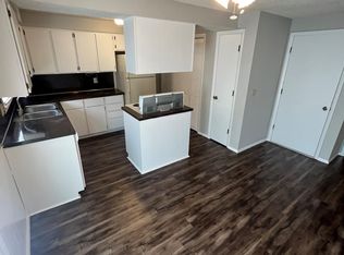 921 N Park Ave, Springfield, MO 65802