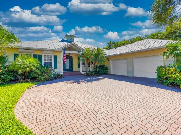 12601 Coconut Creek Ct, Fort Myers, FL 33908
