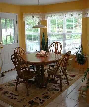 Sunny Breakfast Nook