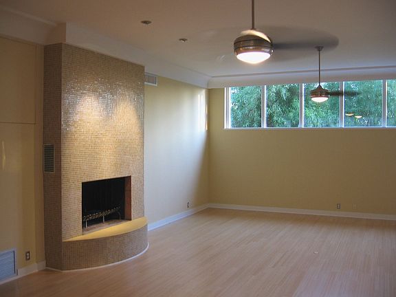 Massive LR with 11-ft ceilings