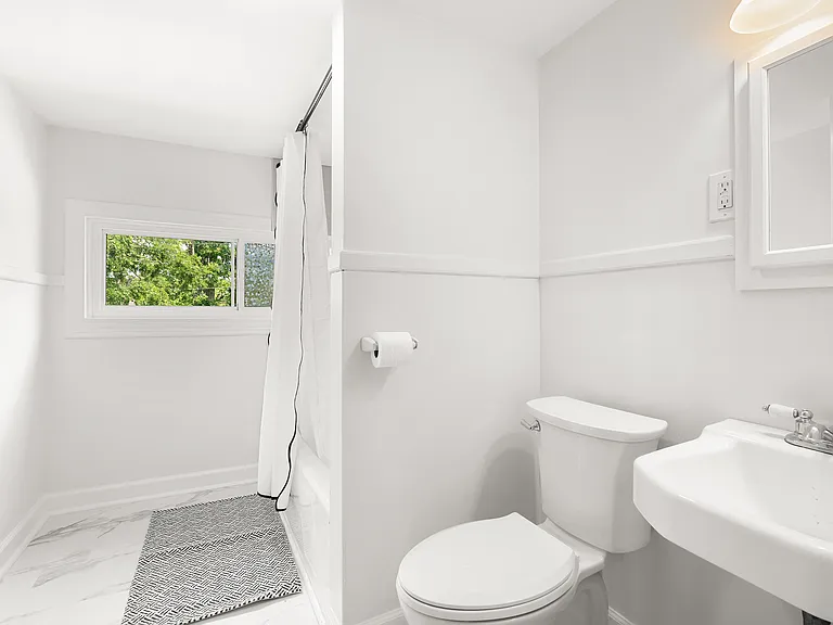 2300 Ashwood Ave — Photo 7