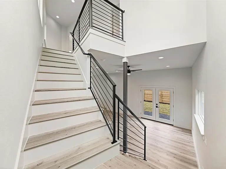 8507 Hathaway Dr — Photo 16