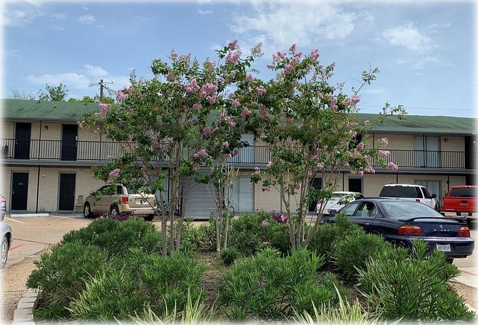 1st image of 2205 9th Ave N