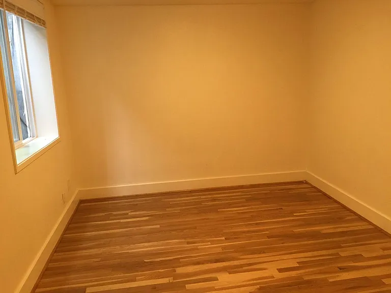426 NE 75th Ave — Photo 21
