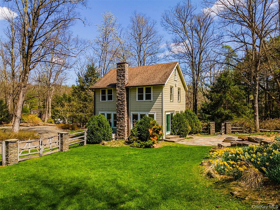 1st image of 1063 Sawkill Road