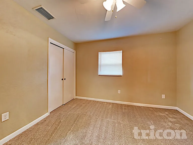 1218 Windsor Cir — Photo 7
