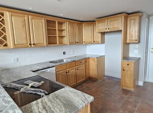 275 Chapel St #3F, New Haven, CT 06513