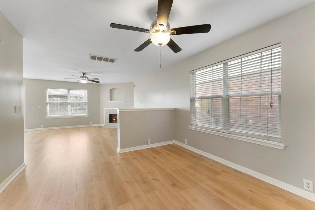 20210 Cypresswood Gln, Spring, TX - View 6