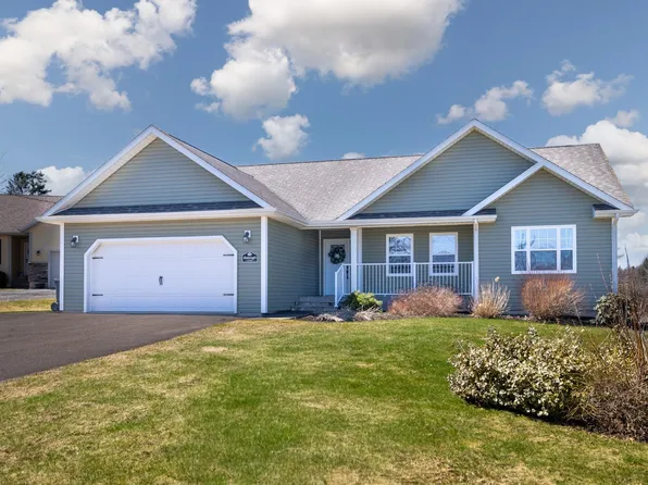 19 Kehough Ct, Cornwall, PE C0A 1H5