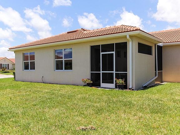 3rd image of 1054 Normandie Way