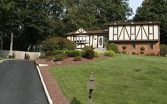 5th image of 8 Linda Ct