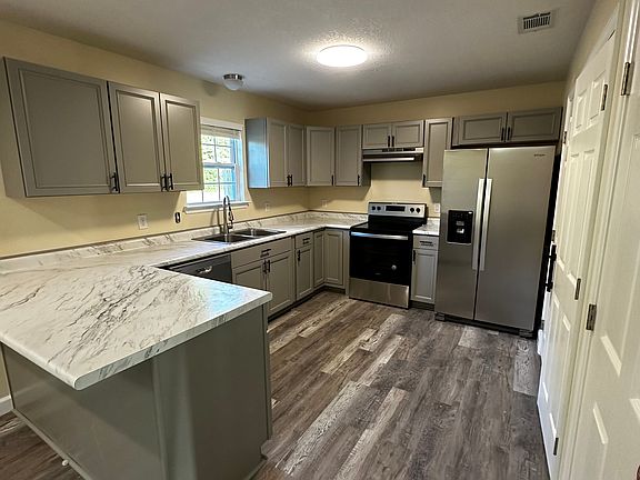 5th image of 190 Peter King Rd #D