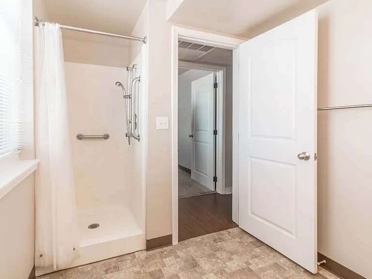 524 W Will Rogers Blvd — Photo 19