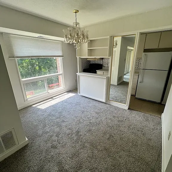 5212 Castlewood Rd #D — Photo 3