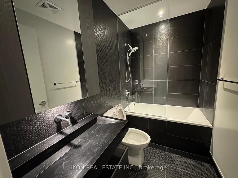 11 Yorkville Ave #4001 — Photo 7