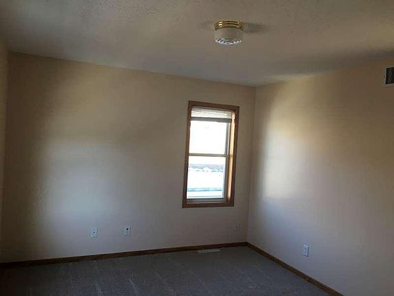 5th image of 1523 Sheridan Ave N
