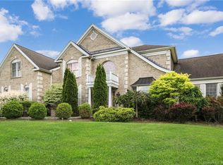 14 Sachem Dr, Shelton, CT 06484