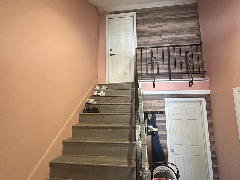 2772 W Bridgeport Ave — Photo 1