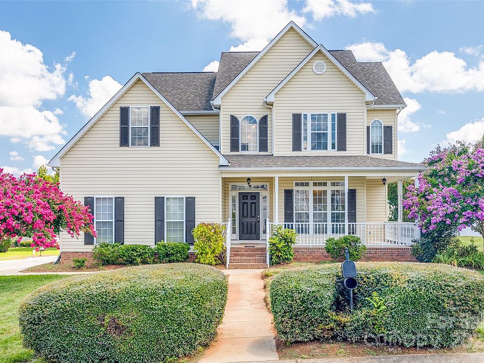1st image of 624 Summey Farm Dr