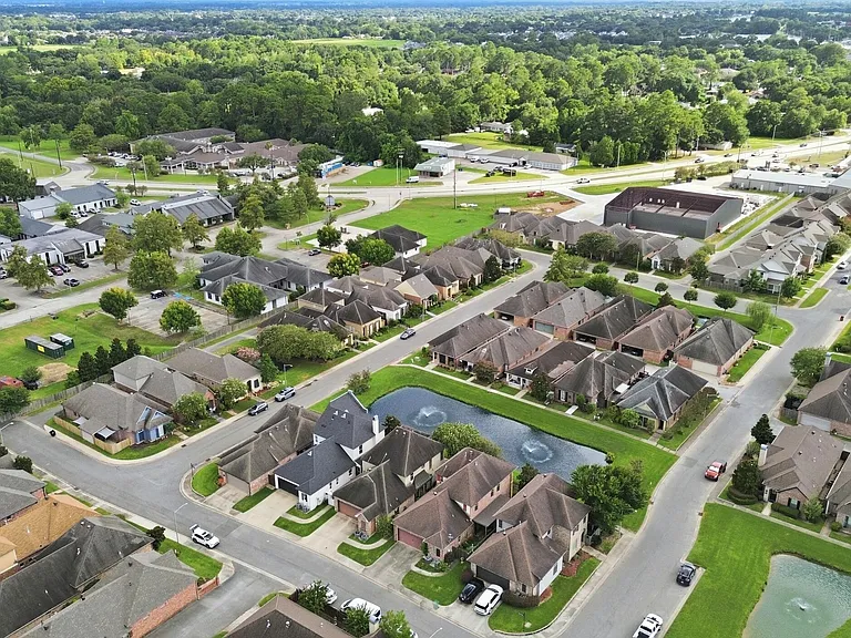 406 Harbor Bend Blvd — Photo 38