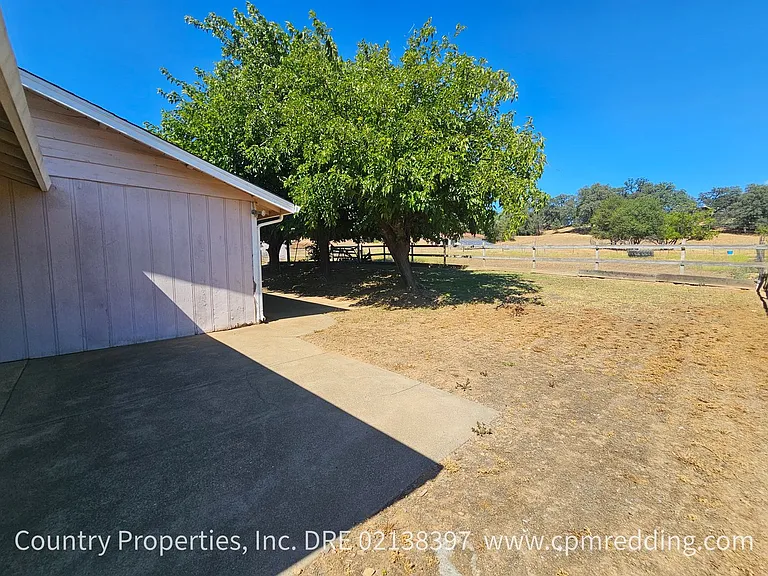 12183 Dry Creek Rd — Photo 32