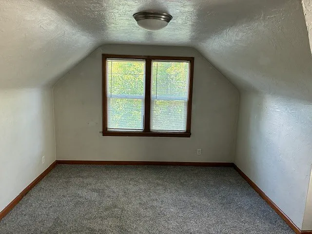 616 Fern St. S. — Photo 3