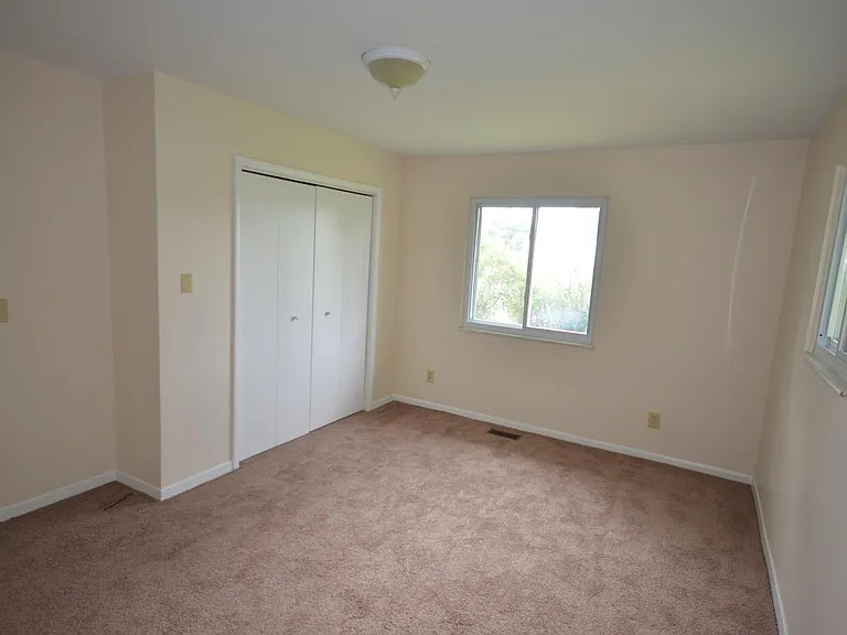 2699 Linwood Rd — Photo 21