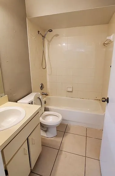 2370 Harbor Town Dr — Photo 13