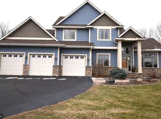 926 Sadies Ln, Hudson, WI 54016