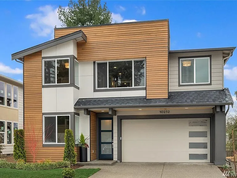 10252 133rd Ct NE — Photo 1
