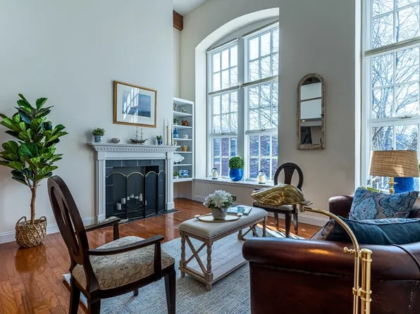 53 Warren St APT 316, Newburyport, MA 01950