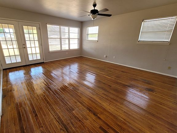 2nd image of 3308 W Ohio Ave