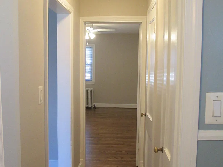 300 S Maple Ave — Photo 6