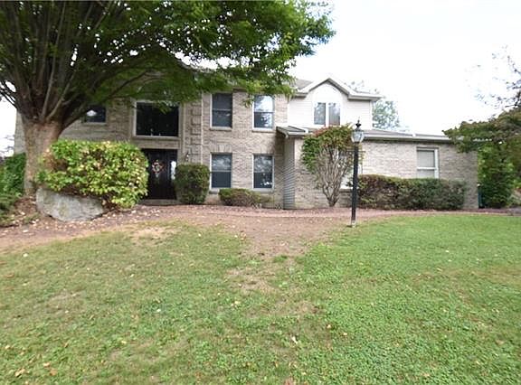 3rd image of 3141 Highland Dr