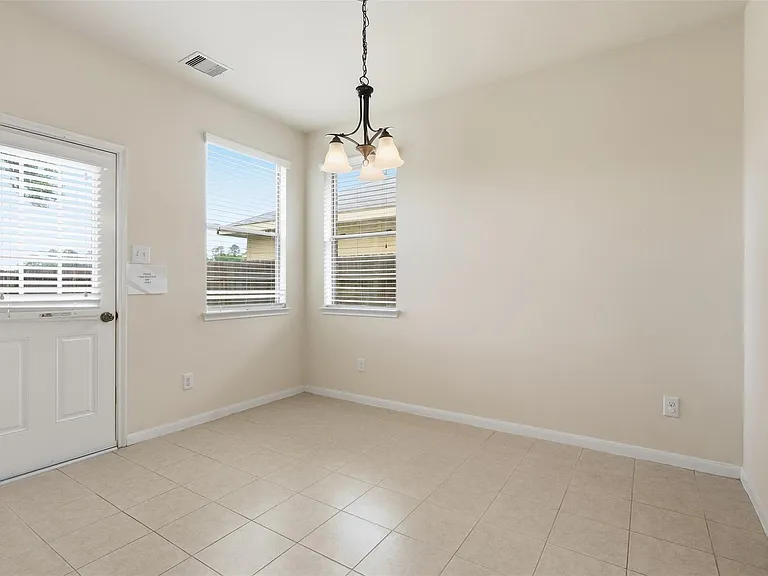 1911 Vale Brook Dr — Photo 9