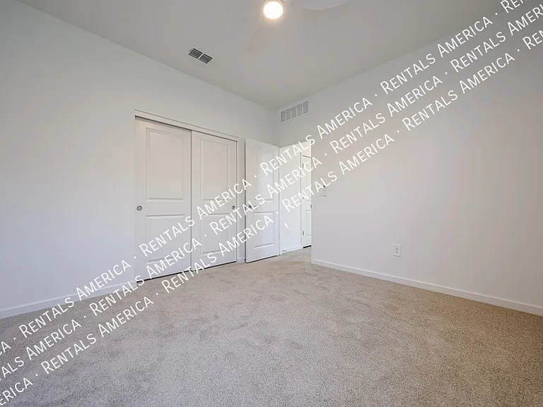 3380 N Camden Dr — Photo 27