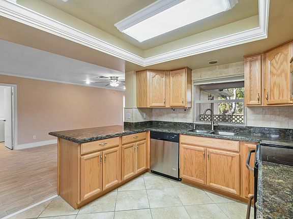 5th image of 3931 Dogwood Ave