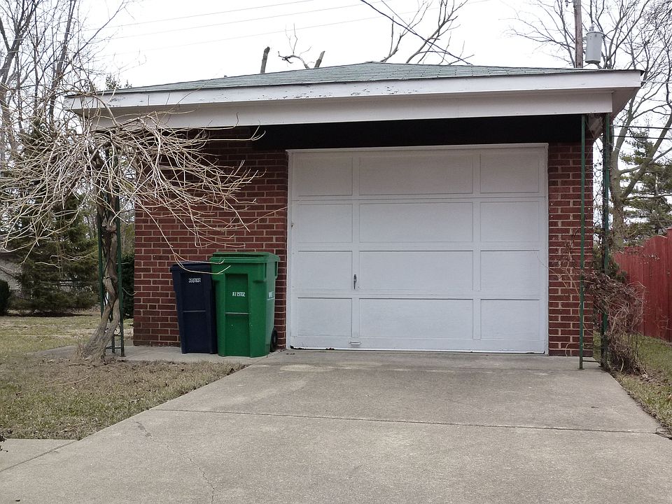 1st image of 1929 Balmoral Ave