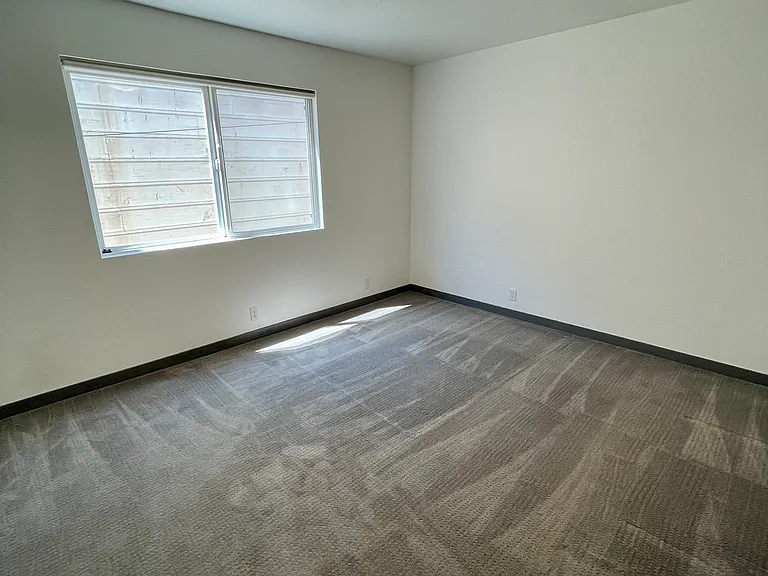 1451 Valencia St #4 — Photo 14