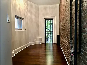 Rented by R New York