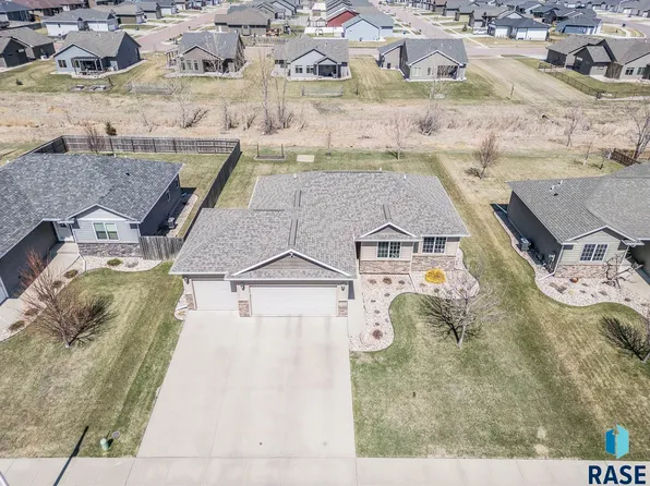 3516 E Brewster St, Sioux Falls, SD 57108
