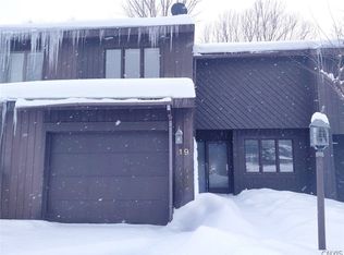 19 Jarvis Dr, Manlius, NY 13104