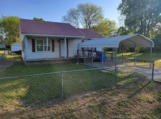 607 W McIntosh Ave, Checotah, OK 74426