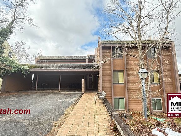 3rd image of 250 S Elizabeth St APT A1