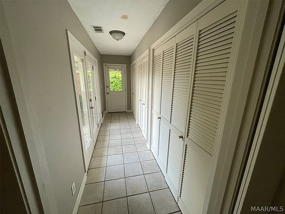 2nd image of 2928 Jamestown Dr