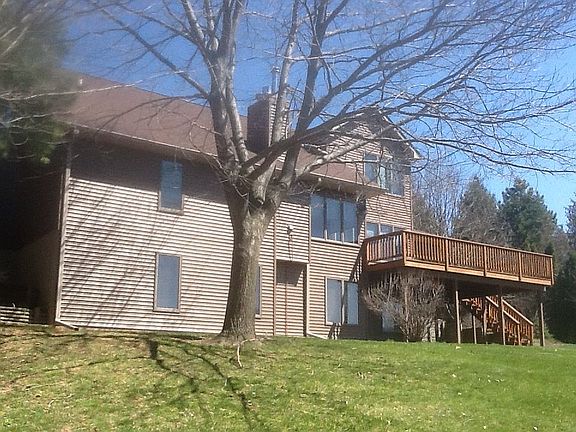 3rd image of 4143 Shagbark Ln NE