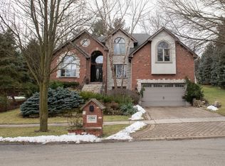 15304 S Edgewood Dr, Lockport, IL 60441