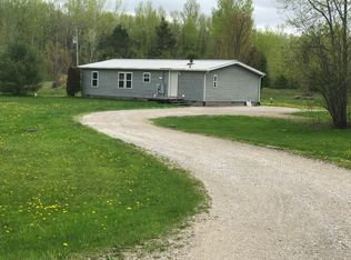 9206 Hudson Dr, Cheboygan, MI 49721