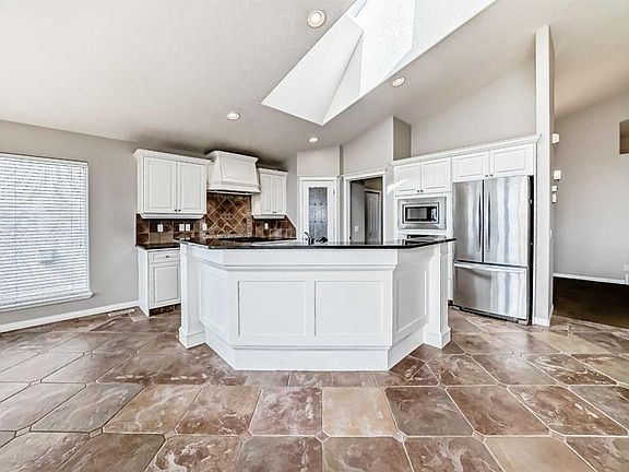 3rd image of 35 NE Arbour Vista Way NW
