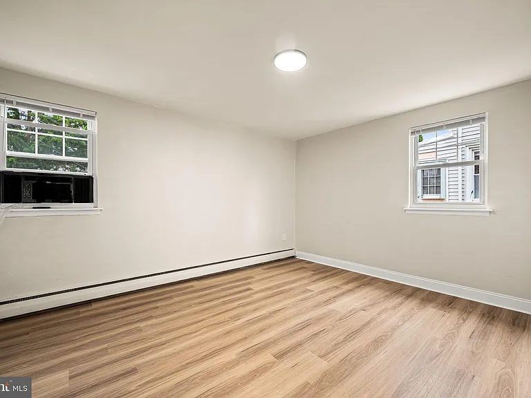 636 Arthur St #1 — Photo 18